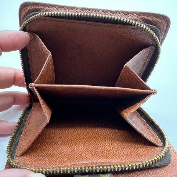 Authentic Vintage Louis Vuitton Monogram Compact Zippered Bifold Wallet - Picture 8 of 9